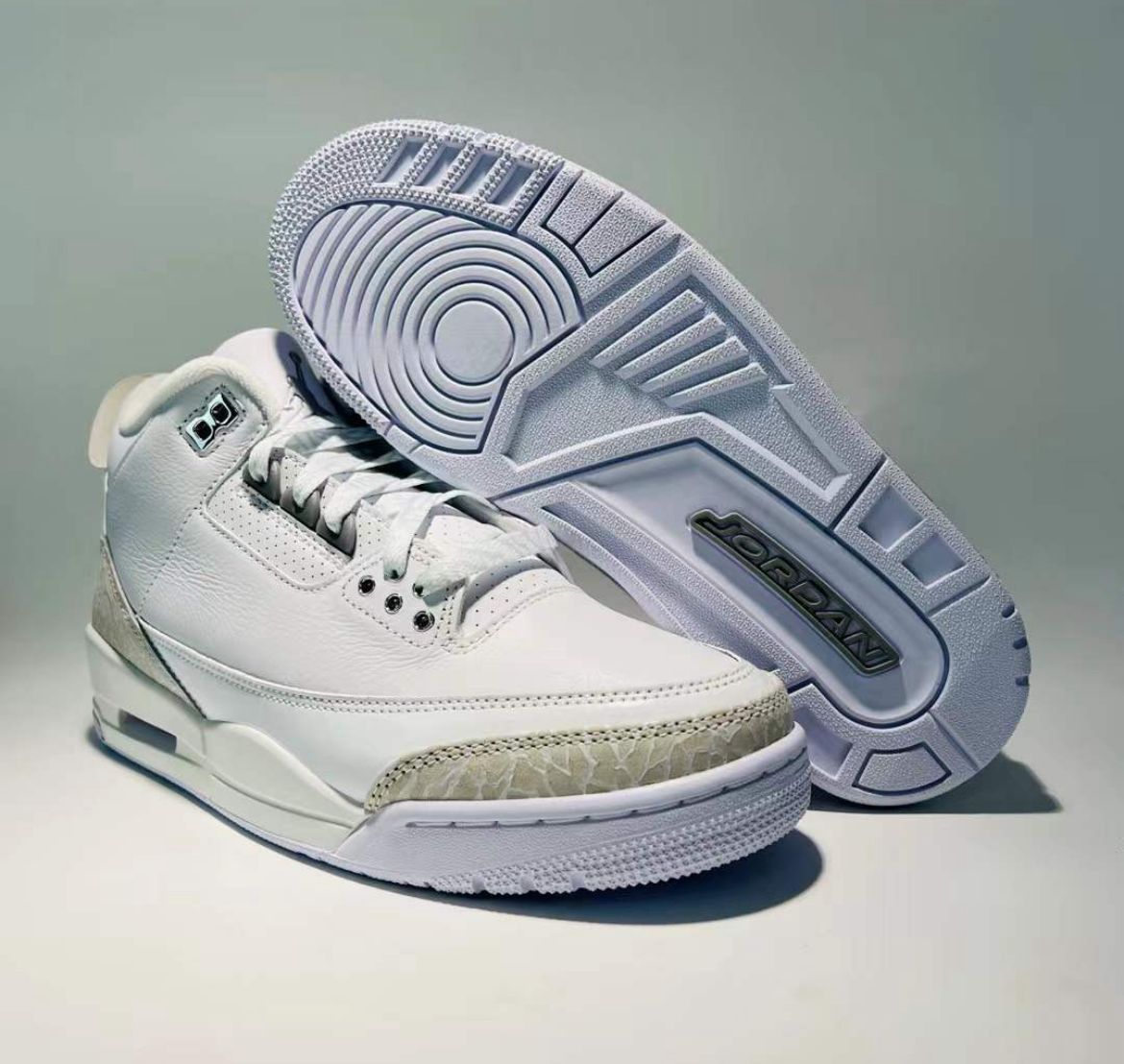 J0RDAN 3 RETR0