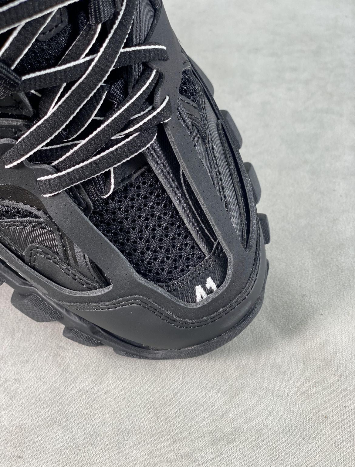 BAL3NCIAGA Track LED