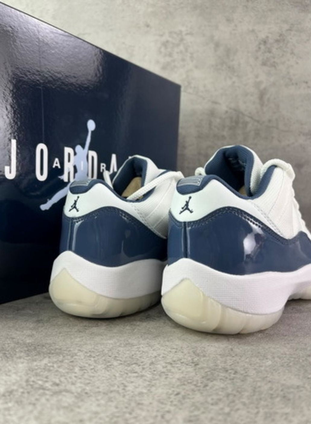 J0RDAN 11 RETR0 Low
