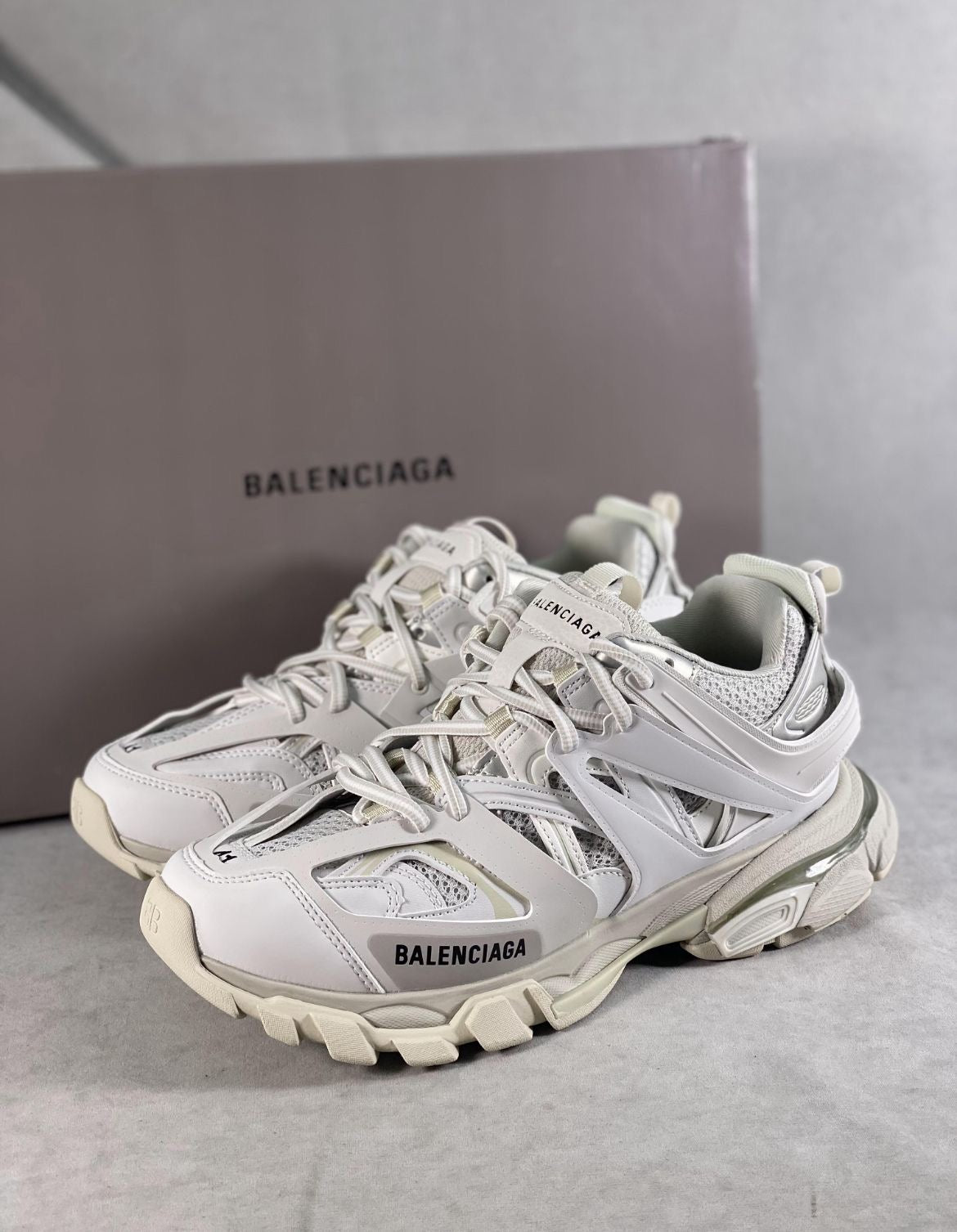 BAL3NCIAGA Track Led