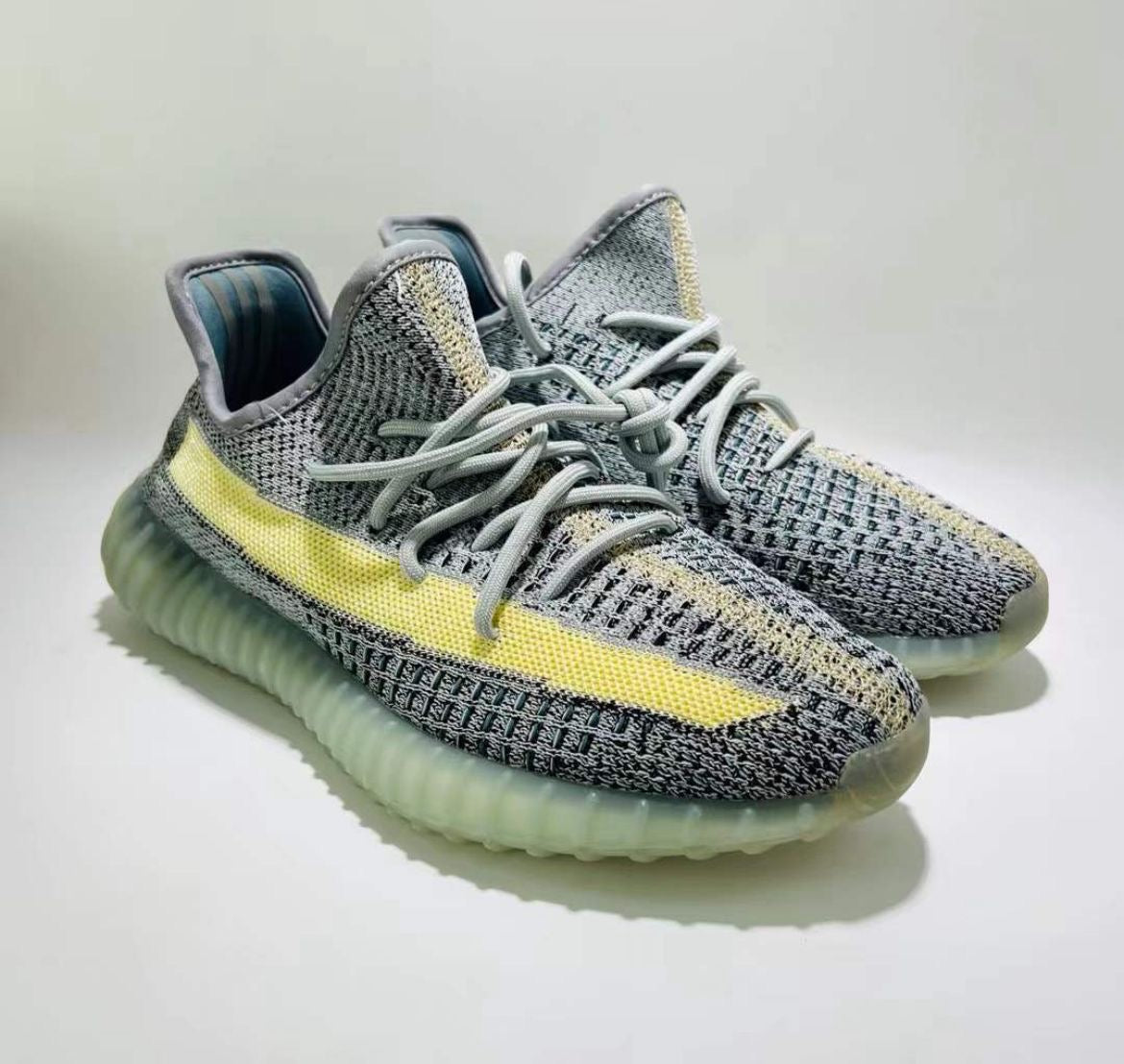 Y33ZY 350 V2 Ash Blue