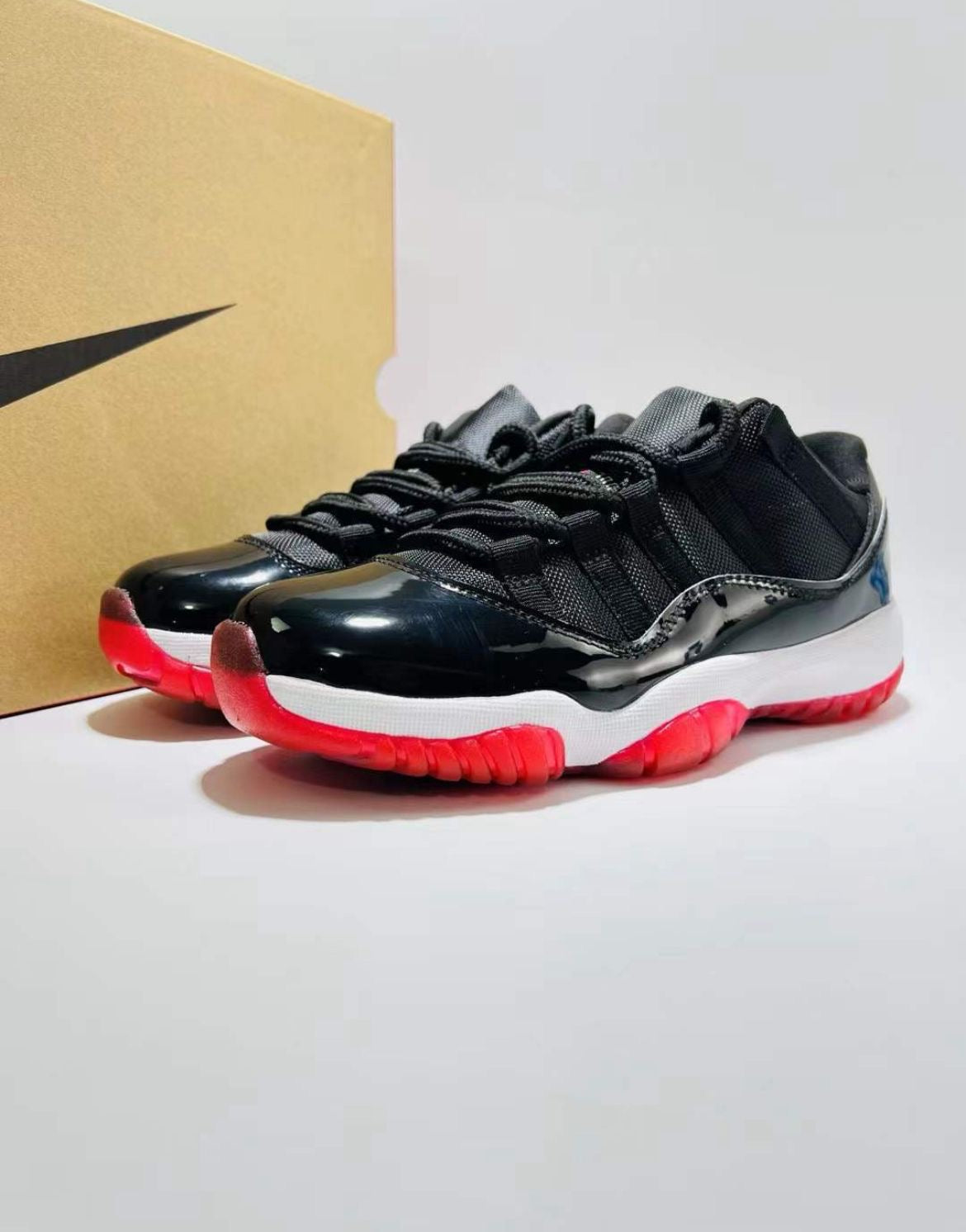 J0RDAN 11 RETR0 Low