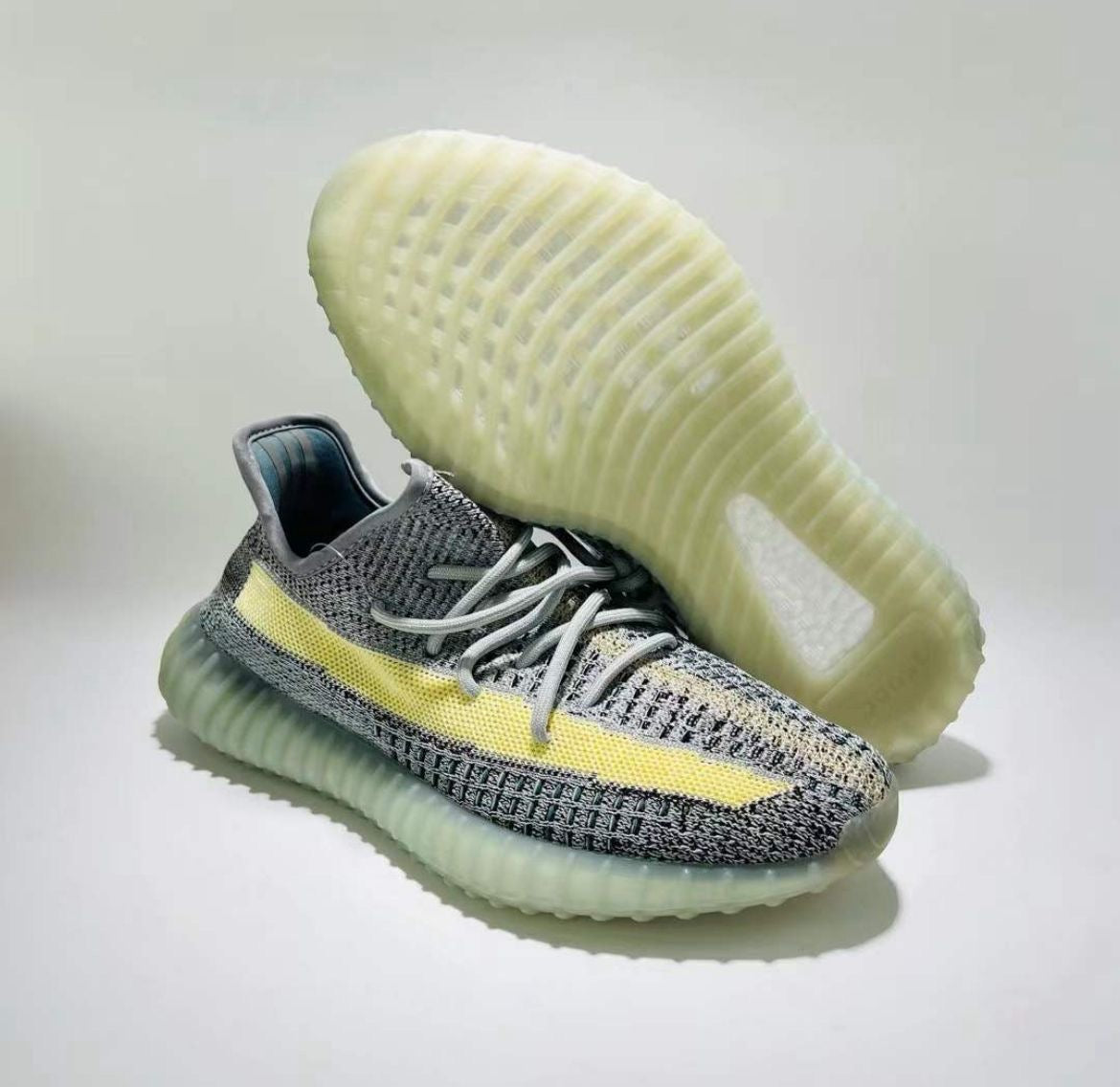 Y33ZY 350 V2 Ash Blue