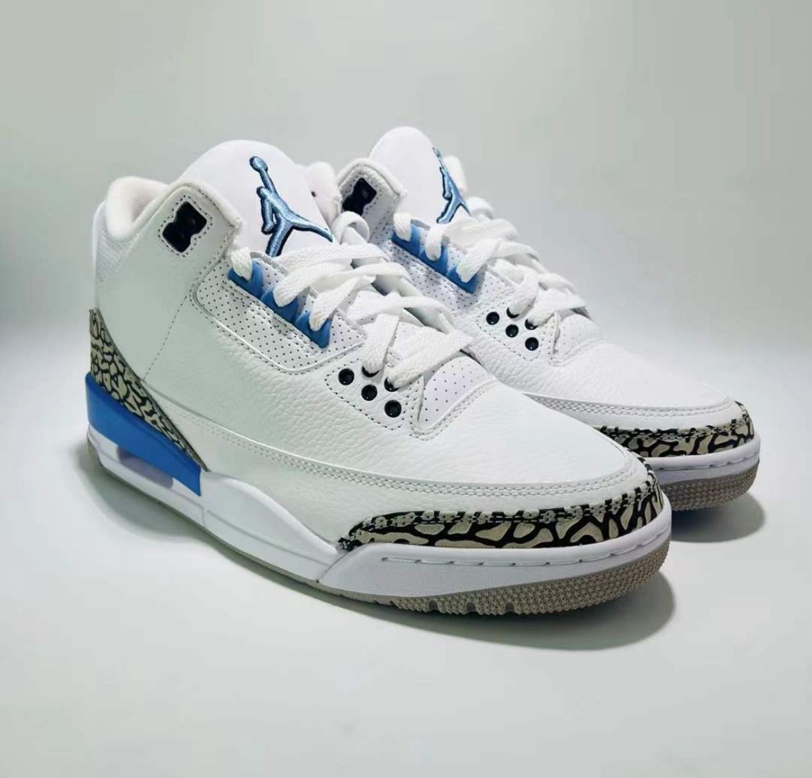 J0RDAN 3 RETR0