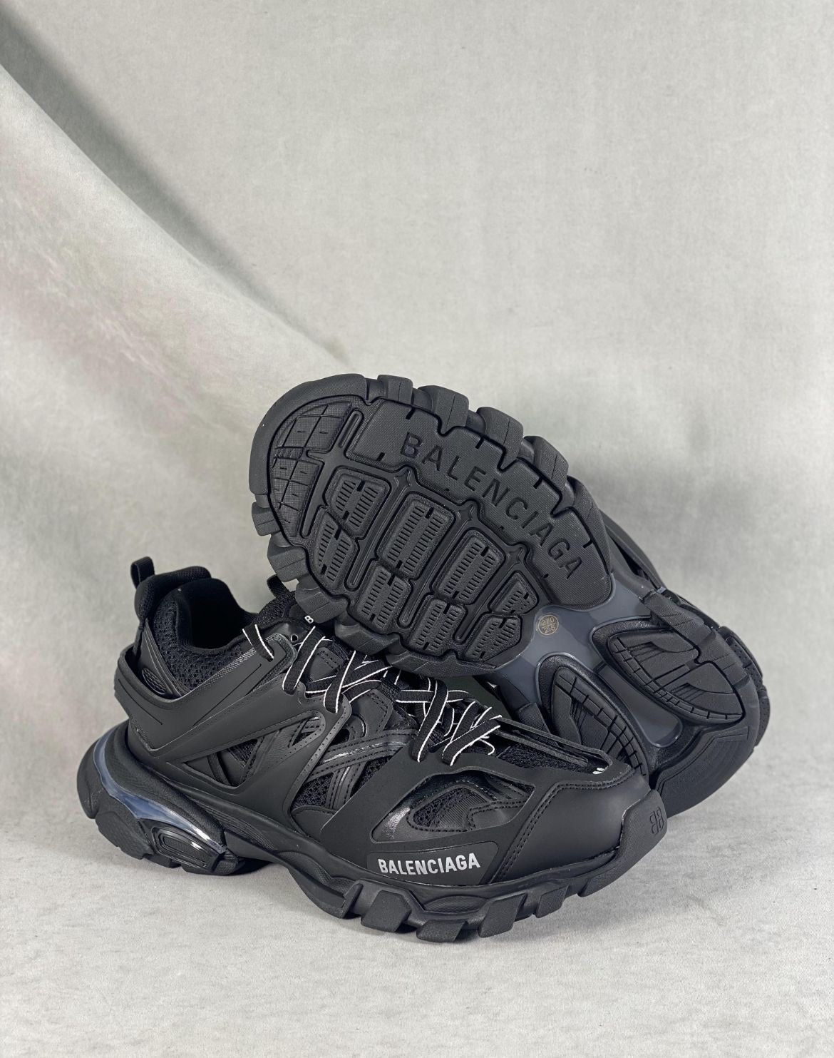 BAL3NCIAGA Track LED