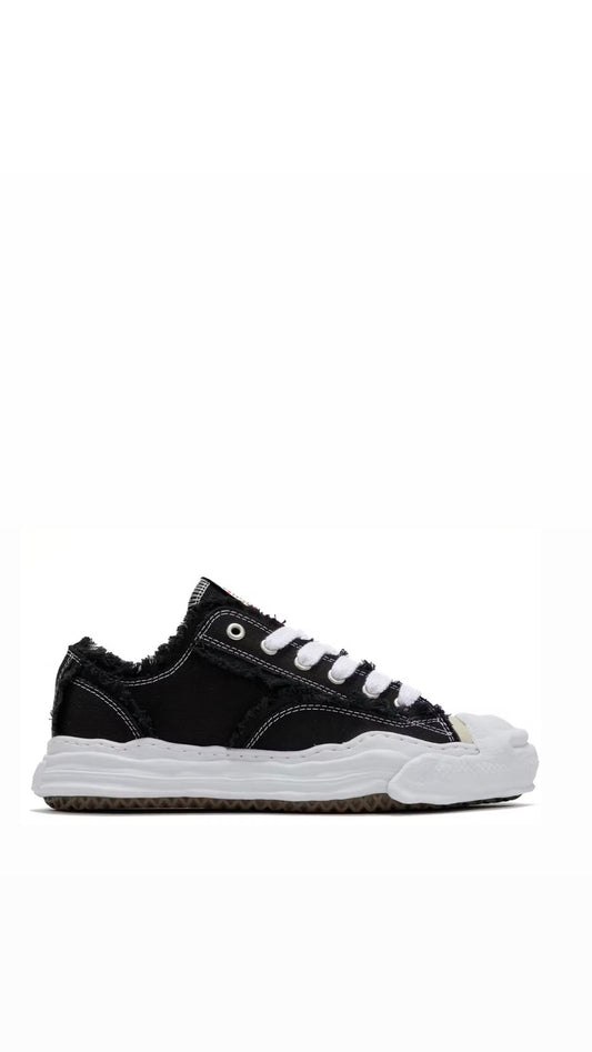 MAlSON MlHARA YASUHlRO Hank OG Sole Canvas Low Frayed Black
